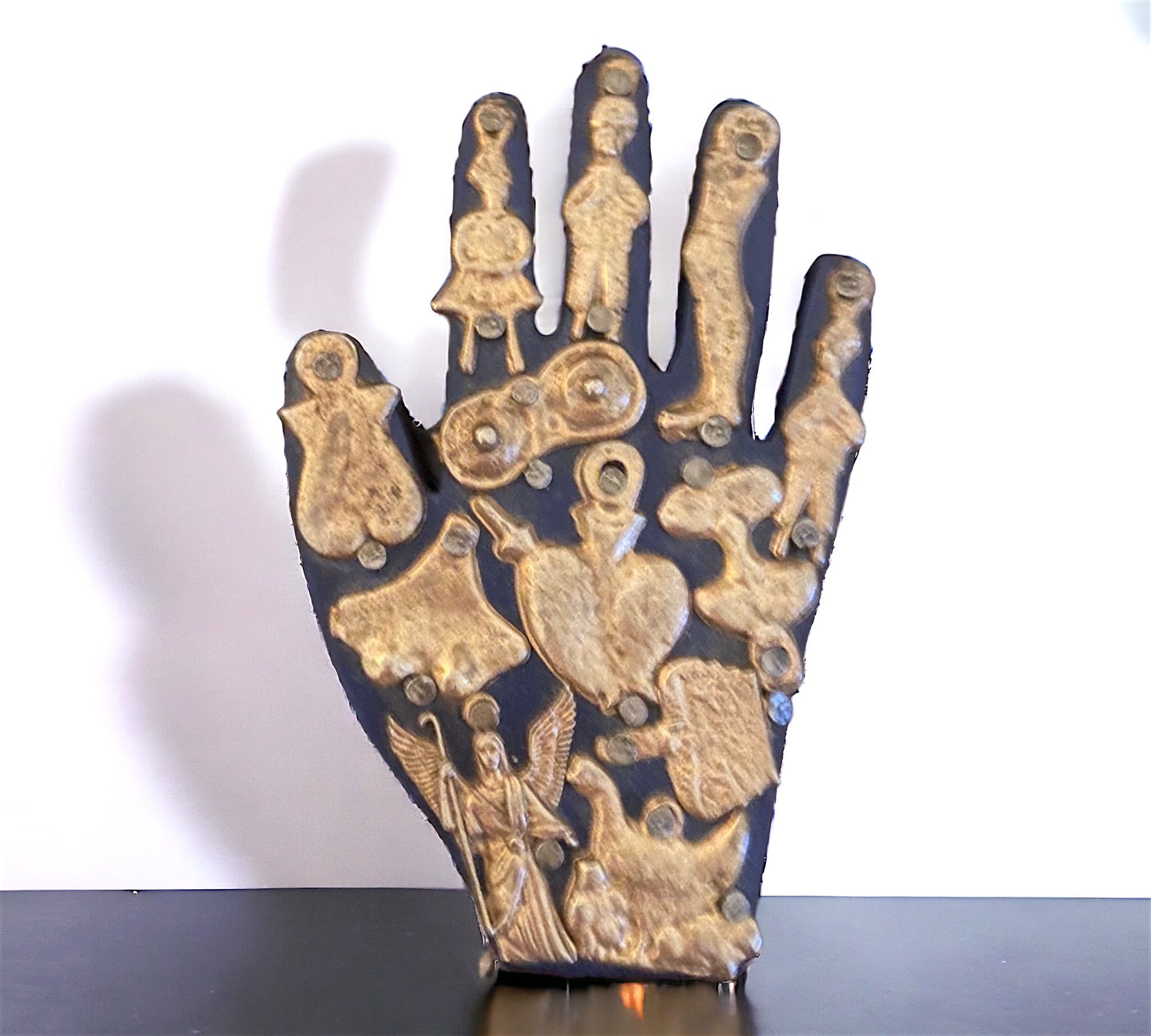 Milagros Hand Decor object