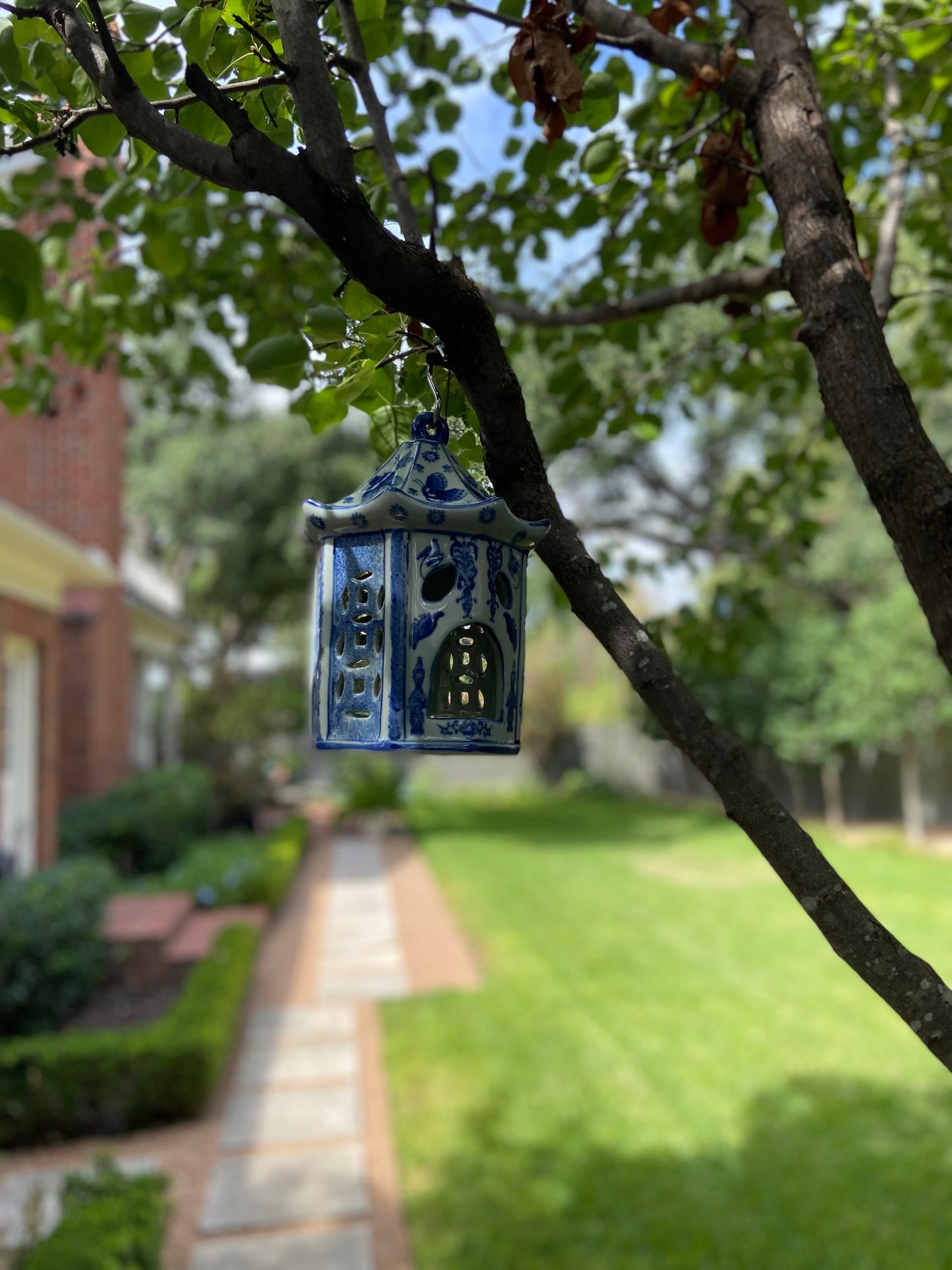 Zen-style Porcelain Chinoiserie Bird House Garden Lantern