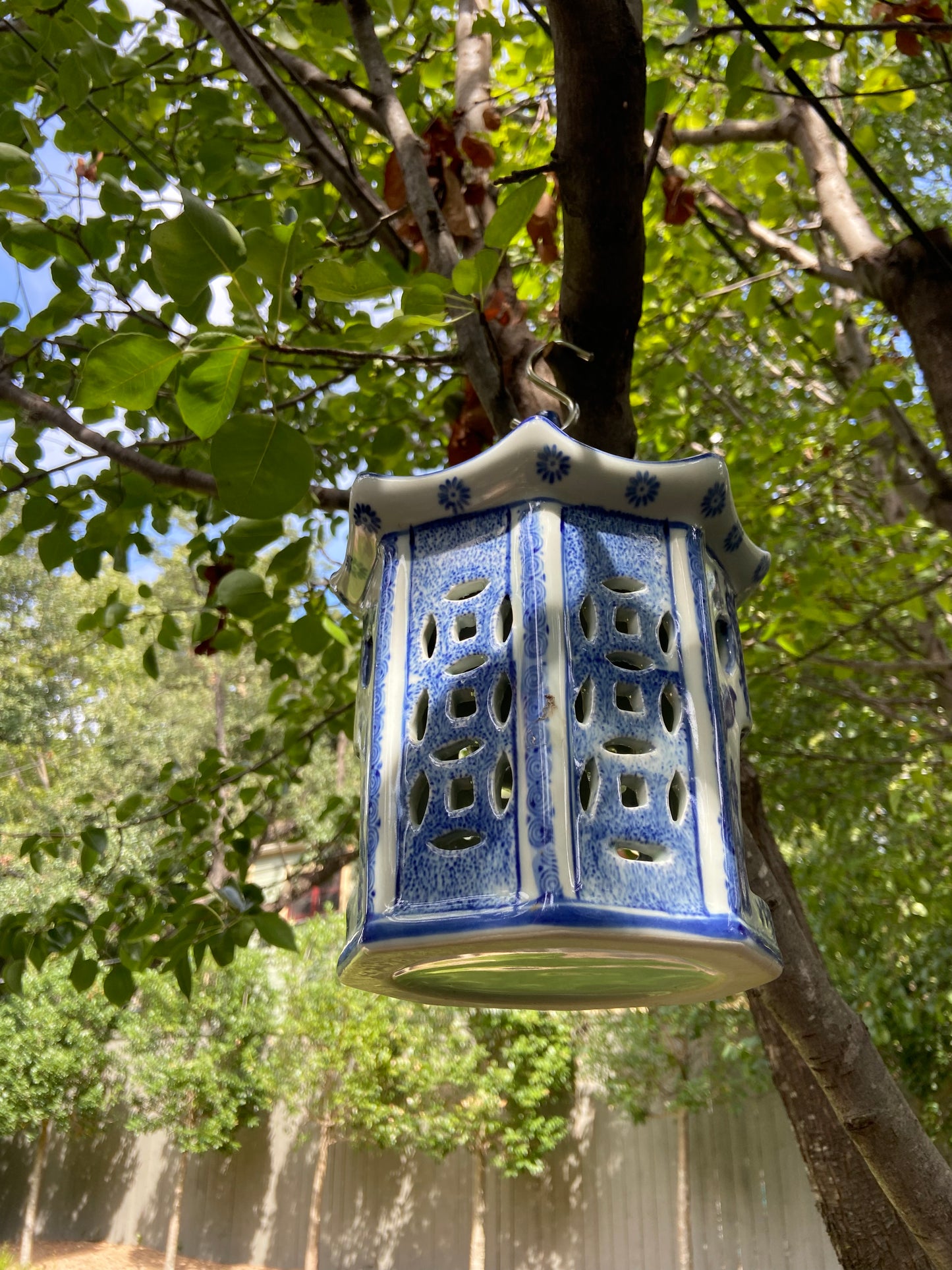 Zen-style Porcelain Chinoiserie Bird House Garden Lantern